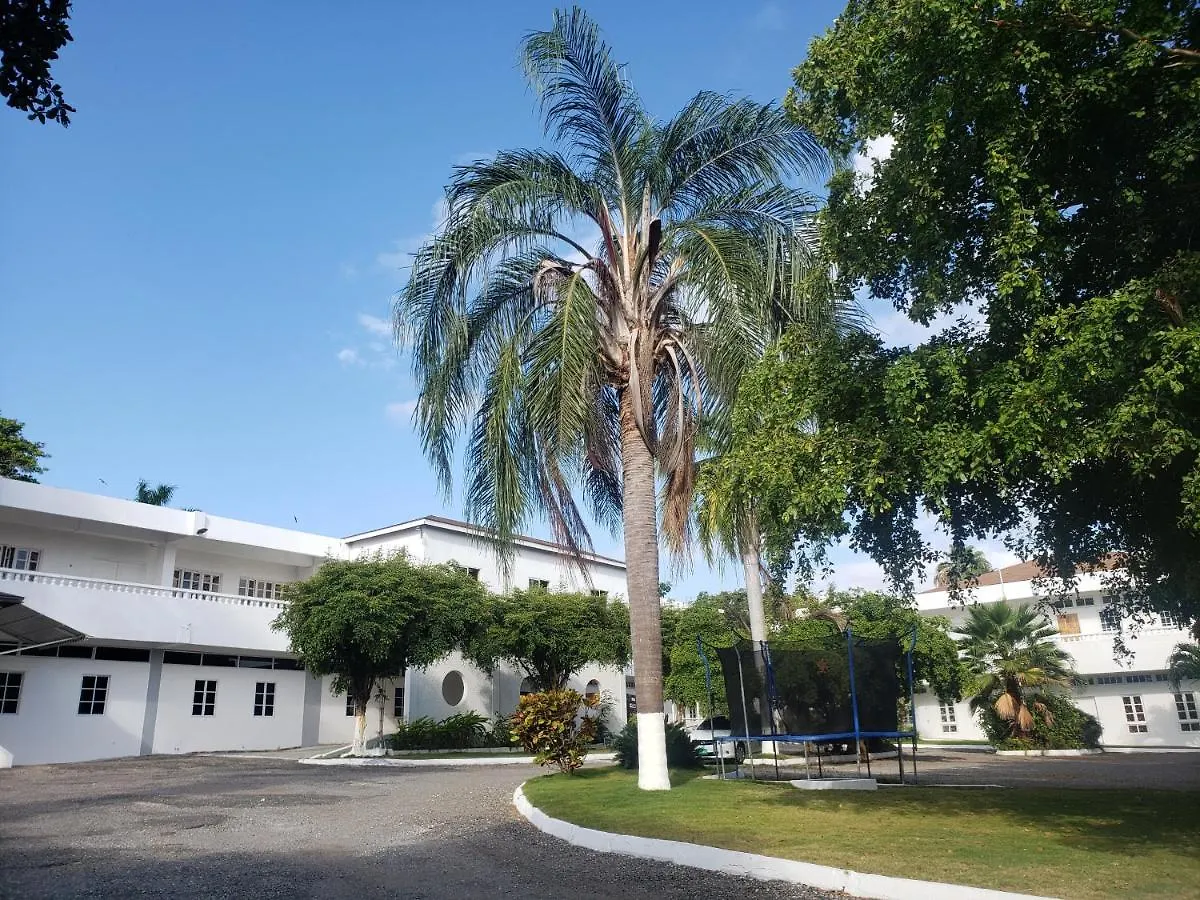 Sea Shell Palms, Ocho Rios住宿加早餐旅馆 3*,  牙买加