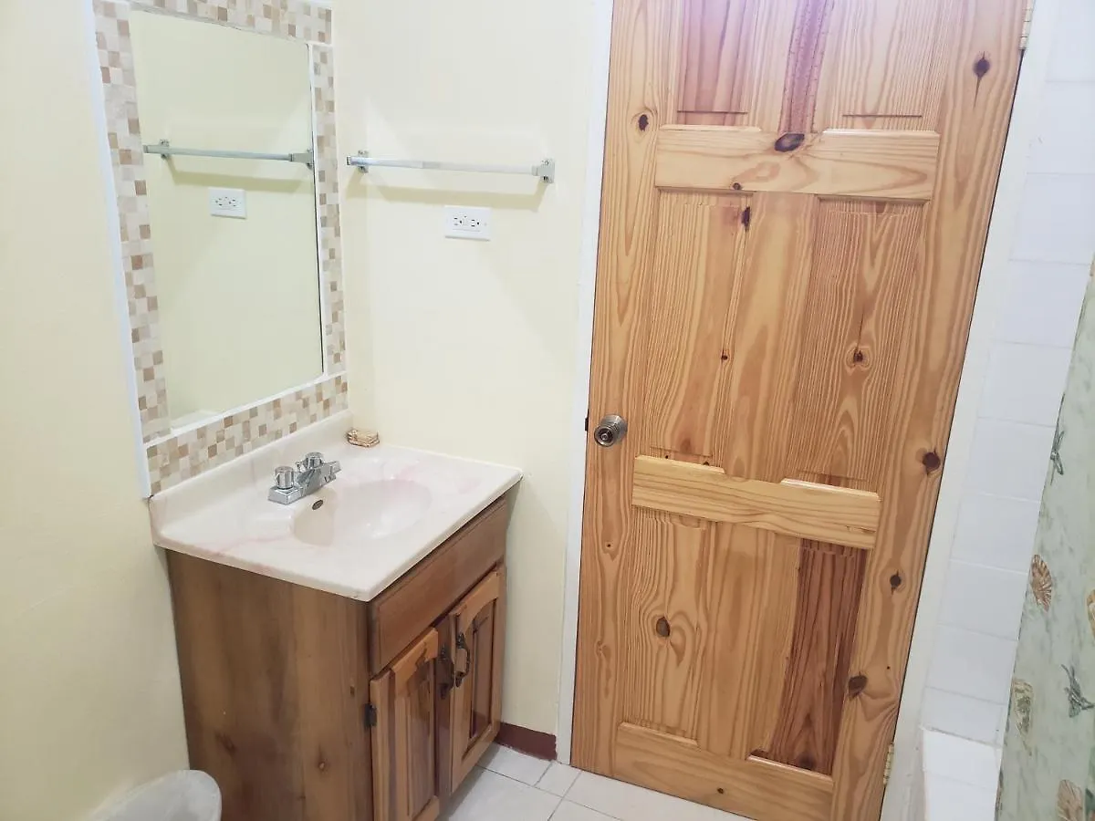 Sea Shell Palms, Ocho Rios Bed & Breakfast Jamaica