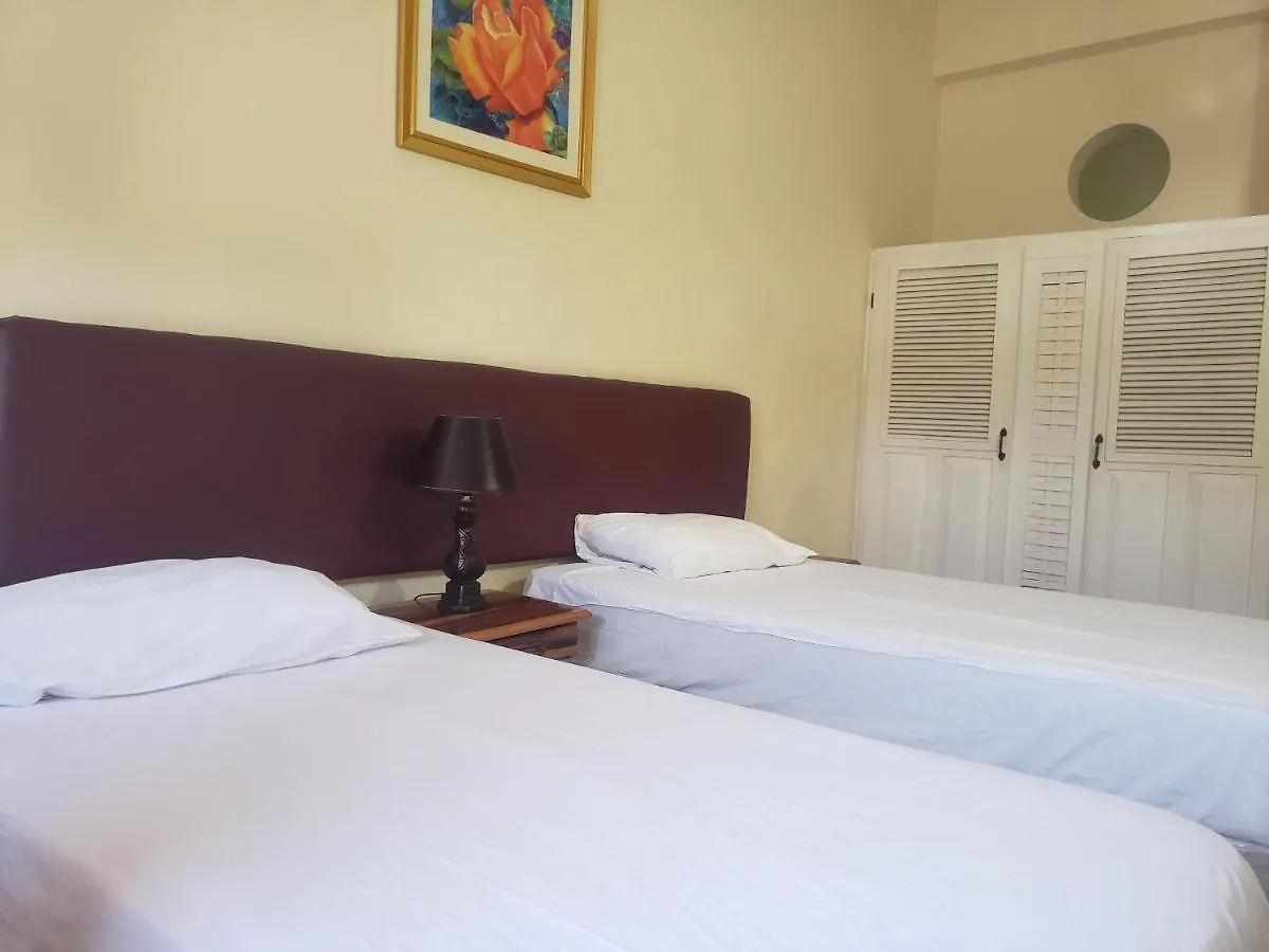 Sea Shell Palms, Ocho Rios Bed & Breakfast