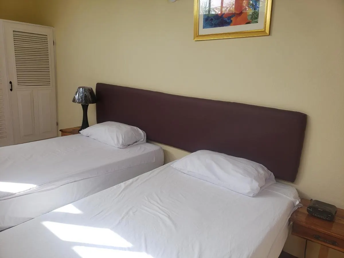 Sea Shell Palms, Ocho Rios Bed & Breakfast