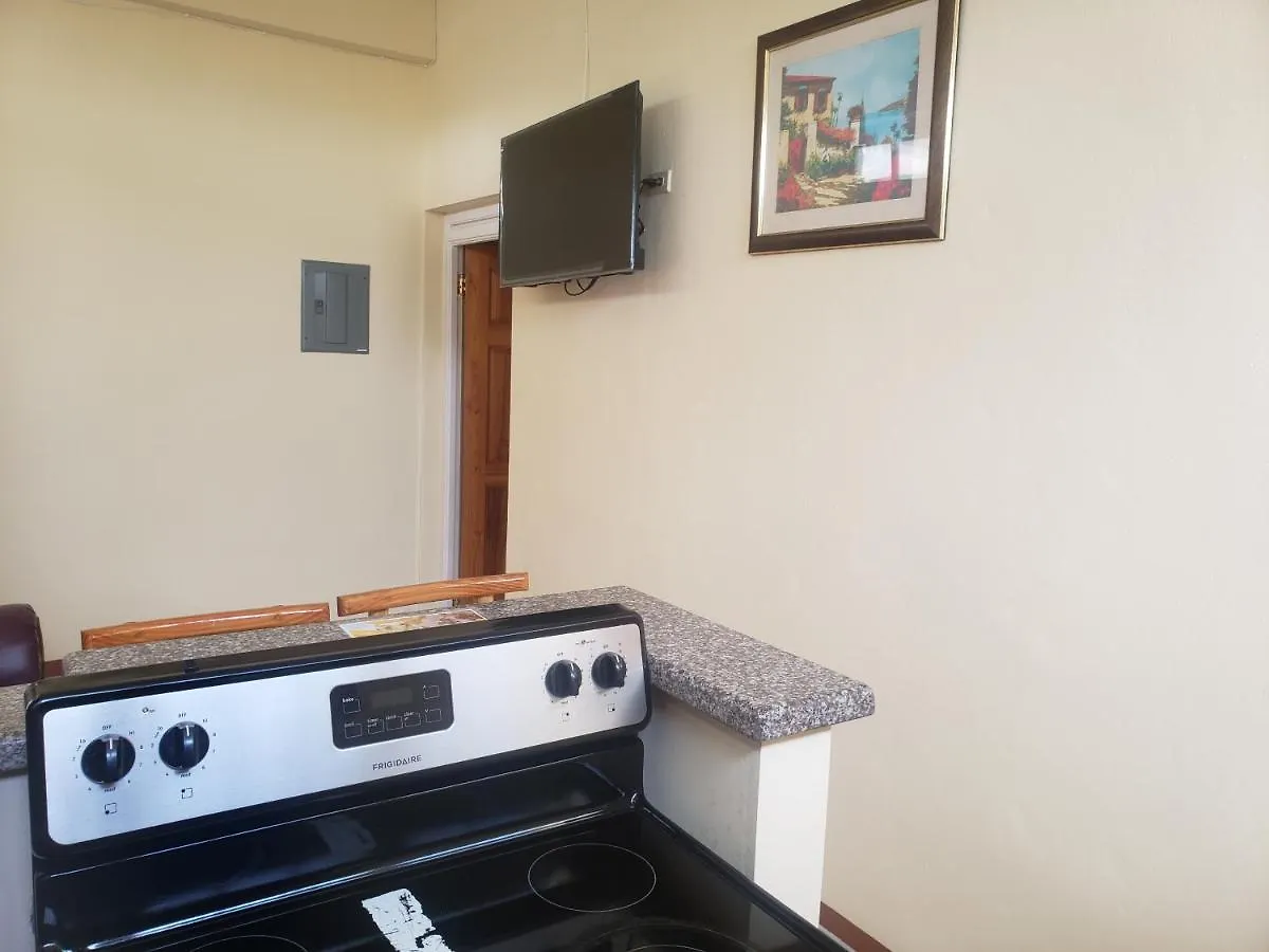 Sea Shell Palms, Ocho Rios Bed & Breakfast