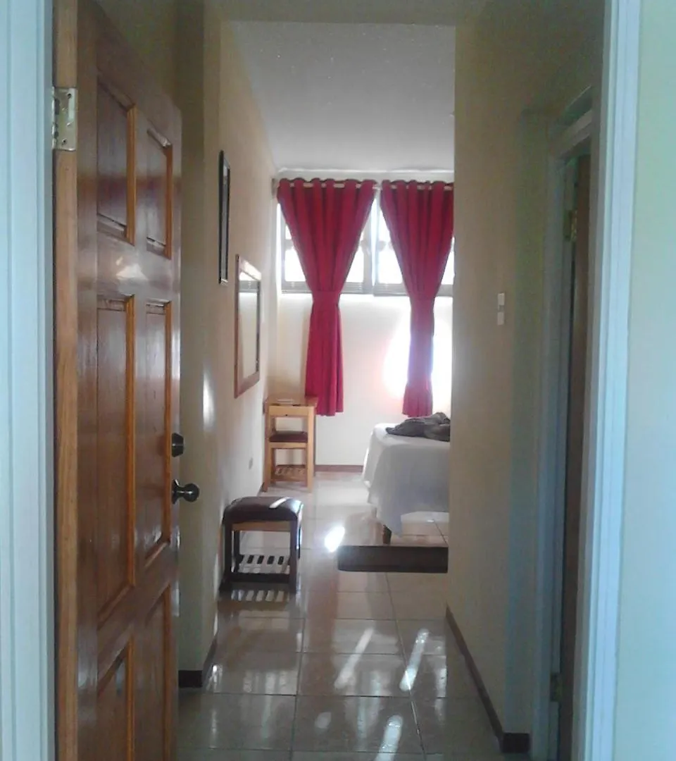 Sea Shell Palms, Ocho Rios Bed & Breakfast